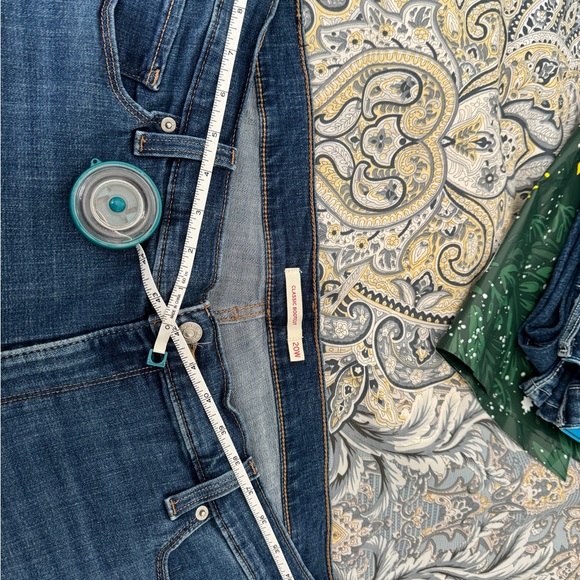 Levi’s women’s jeans, size 20W Short - Picture 8 of 8